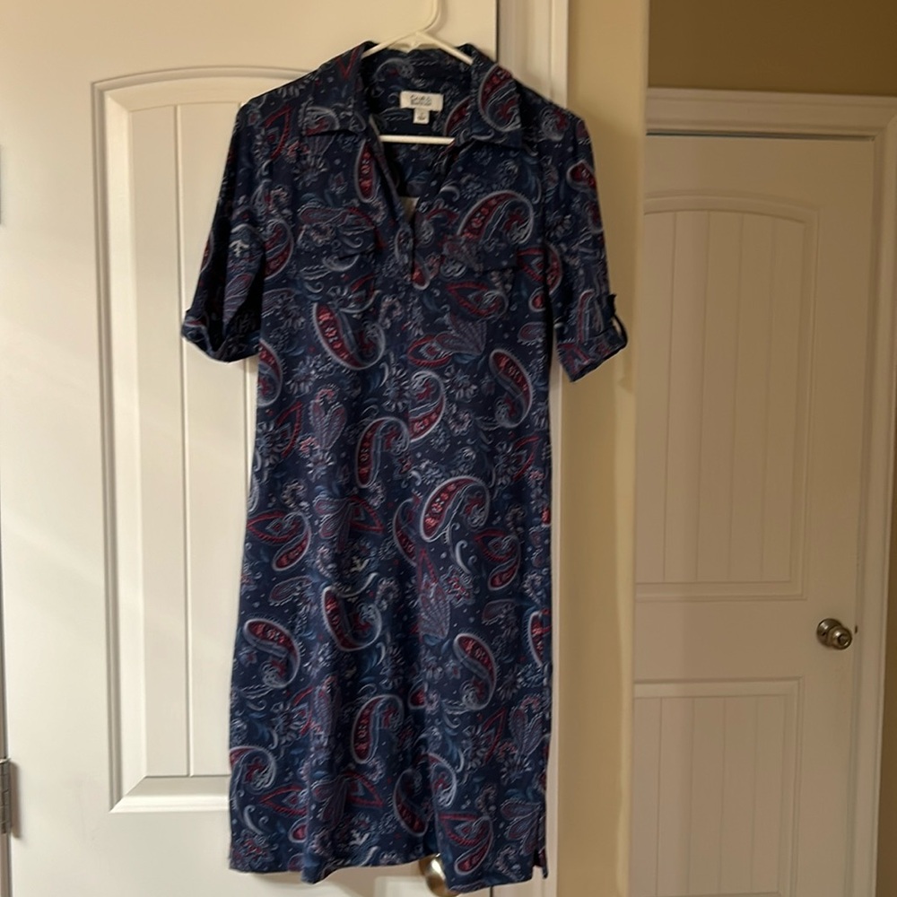 Midi length short sleeve t-shirt dress with breast pocket and cuffs